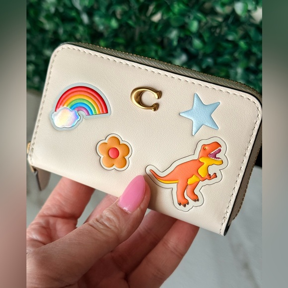 Coach Retail Compact Zippy Cardholder Wallet Chalk Color - Picture 6 of 7